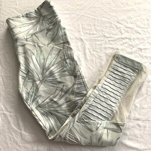 PINK Ultimate Leggings Size S